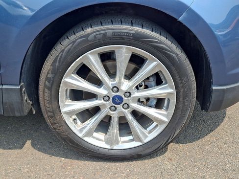Used 2018 Ford Edge Titanium w/ Equipment Group 301A AWD/4WD image 9