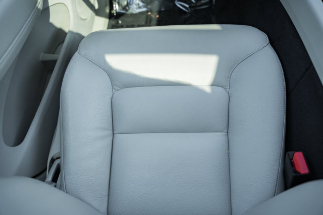 Certified 2024 Volvo XC60 B5 Plus AWD/4WD image 24