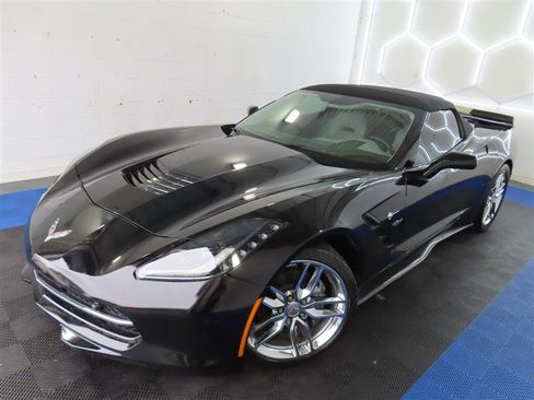 Used 2019 Chevrolet Corvette Stingray Convertible w/ 3LT Preferred Equipment Group image 4