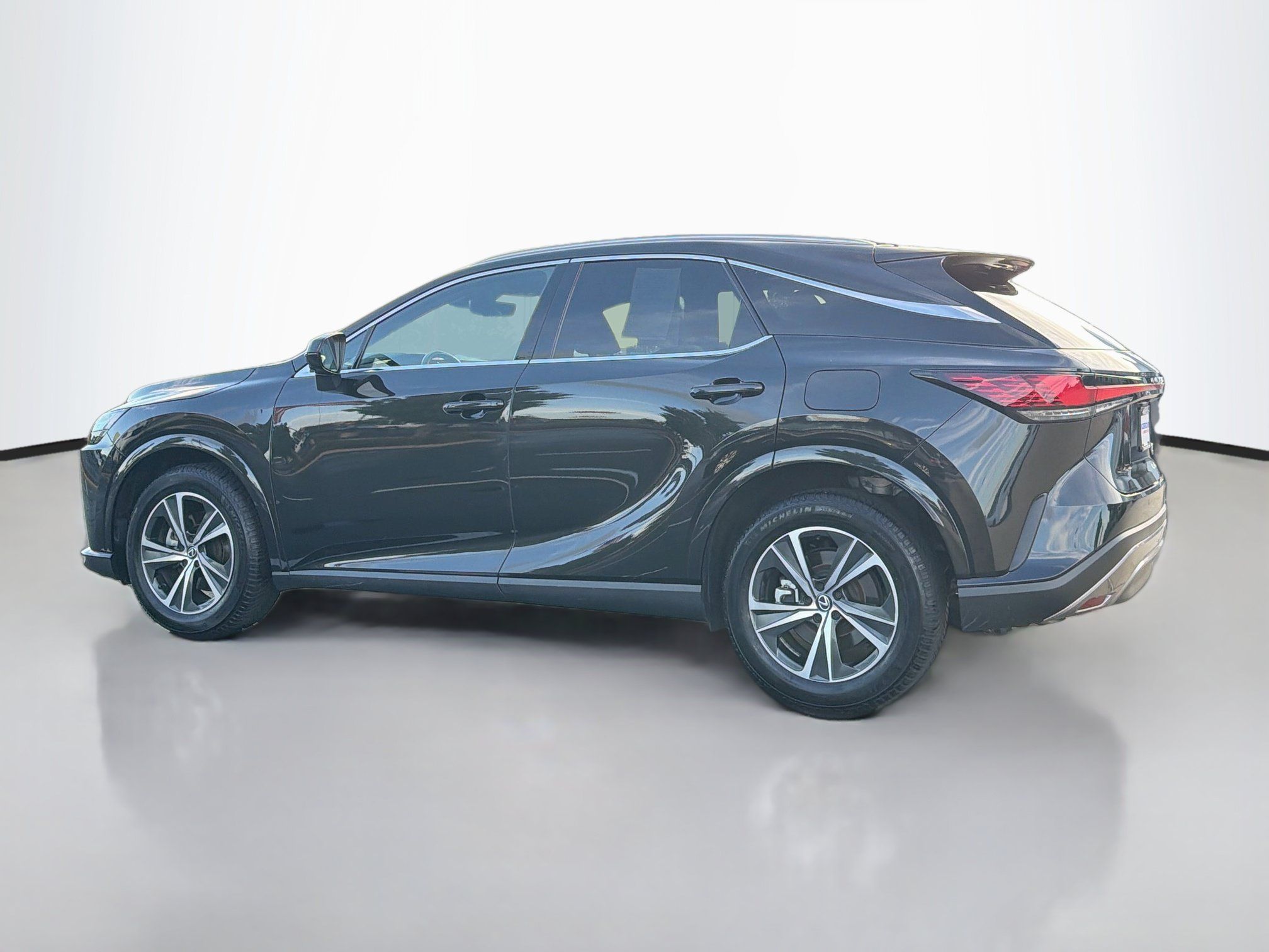 Used 2024 Lexus RX 350 Premium w/ Convenience Package AWD/4WD image 4