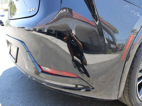 Used 2024 Toyota Prius XLE FWD image 28