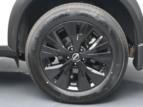 Certified 2023 Nissan Rogue SV image 21