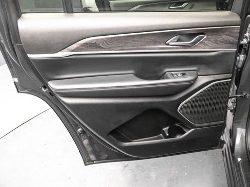 Used 2022 Jeep Grand Cherokee L Limited image 33