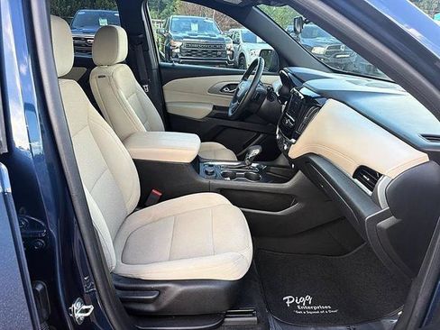 Used 2023 Chevrolet Traverse LT FWD image 34