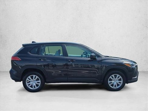 Used 2024 Toyota Corolla Cross L AWD/4WD image 4