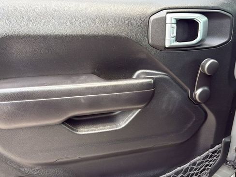 Used 2020 Jeep Wrangler Unlimited Sport image 19