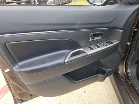 Used 2025 Mitsubishi Outlander Sport SE AWD/4WD image 14
