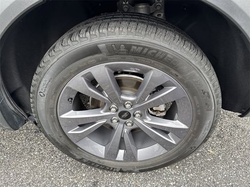 Used 2022 Ford Explorer XLT w/ Equipment Group 202A image 22