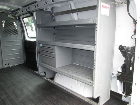 Used 2016 Chevrolet Express 2500 RWD image 30
