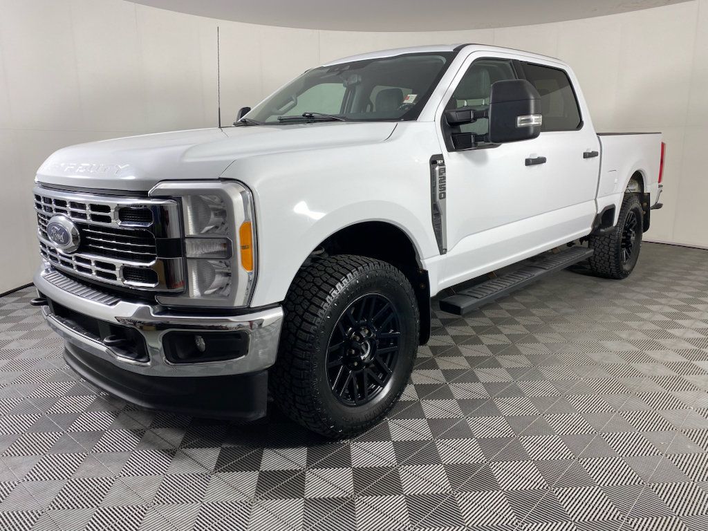 Used 2023 Ford F250 XLT AWD/4WD image 5
