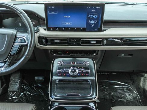 Used 2022 Lincoln Nautilus Reserve w/ Equipment Group 202A AWD/4WD image 17