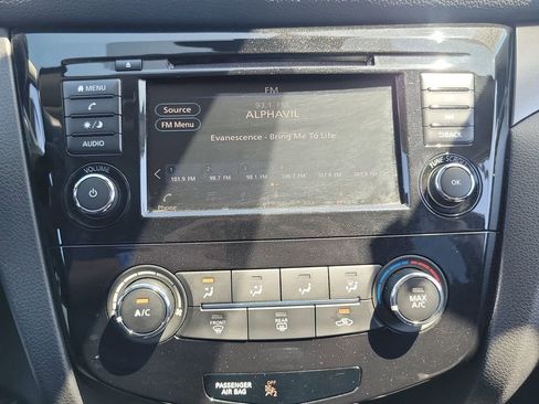 Used 2020 Nissan Rogue Sport S image 25