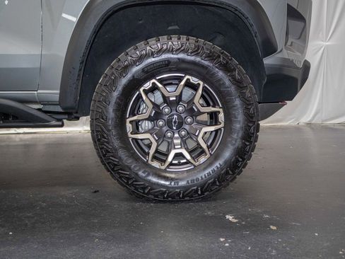 Certified 2025 Chevrolet Colorado ZR2 w/ Technology Package AWD/4WD image 10