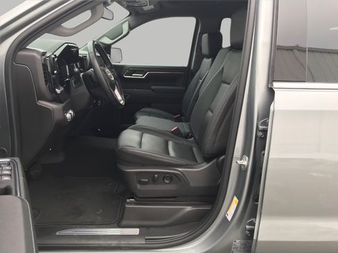 Certified 2025 GMC Sierra 1500 SLT image 9
