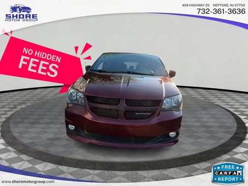 Used 2018 Dodge Grand Caravan GT FWD image 2