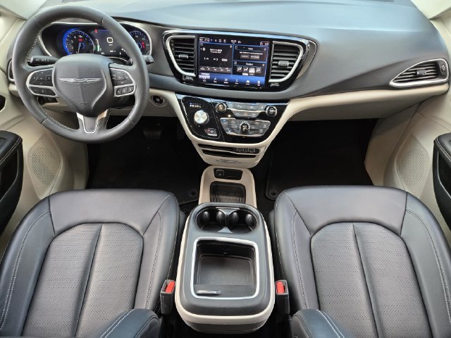 Certified 2024 Chrysler Pacifica Touring-L FWD image 24