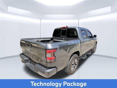 Used 2022 Nissan Frontier SV RWD image 6