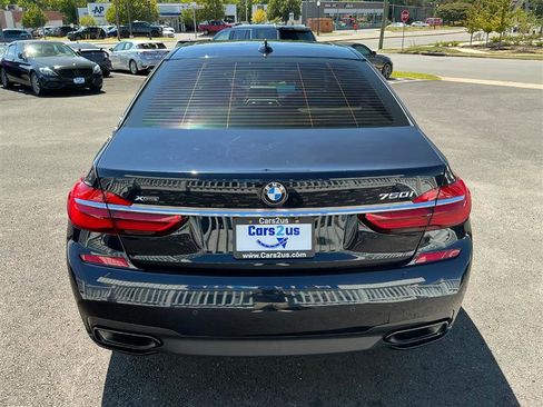 Used 2019 BMW 750i xDrive w/ M Sport Package image 5