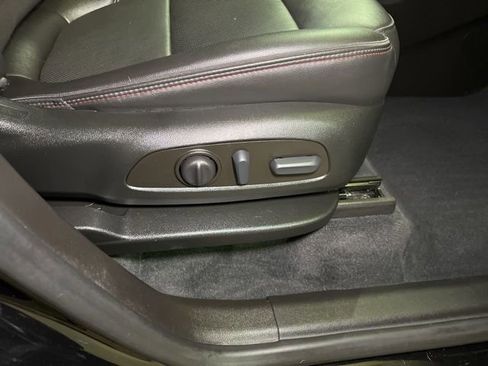 Used 2023 Chevrolet Traverse RS image 67