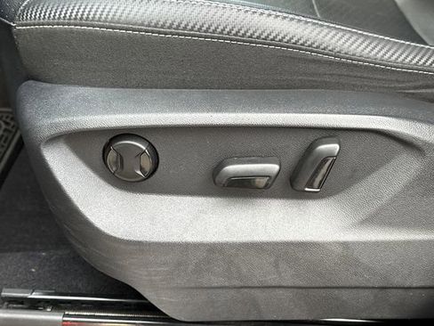 Certified 2021 Volkswagen Atlas Cross Sport SE w/ Panoramic Sunroof Package image 11