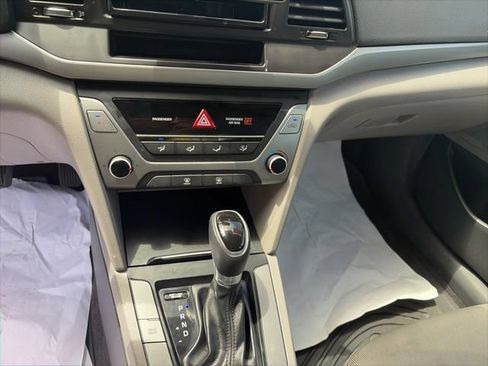 Used 2017 Hyundai Elantra SE FWD image 15