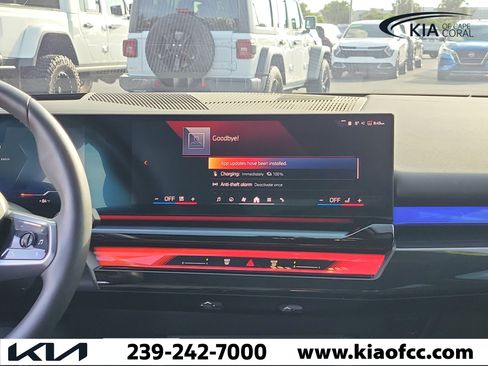 Used 2025 BMW i5 xDrive40 w/ M Sport Package AWD/4WD image 20