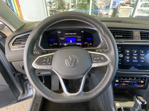 Used 2023 Volkswagen Tiguan SE FWD image 28