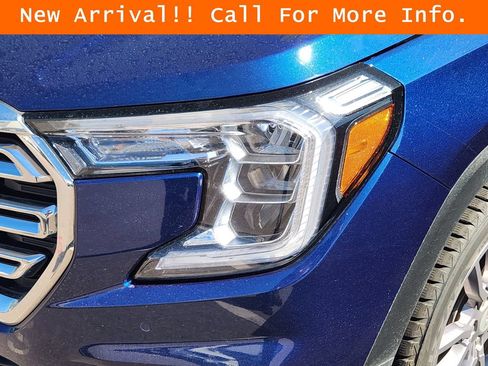Used 2022 GMC Terrain SLT w/ Infotainment Package II AWD/4WD image 5