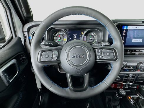 Used 2024 Jeep Wrangler Unlimited Rubicon 4xe w/ Technology Group AWD/4WD image 16