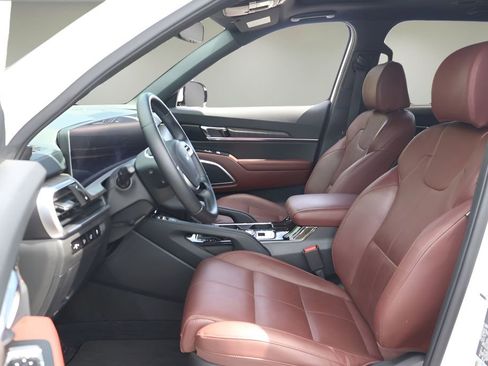 Used 2024 Kia Telluride SX w/ Towing Package AWD/4WD image 11