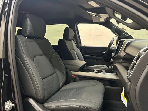 New 2026 RAM 1500 Express AWD/4WD image 10