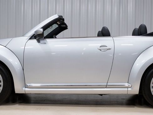 Used 2013 Volkswagen Beetle 2.5 FWD image 13