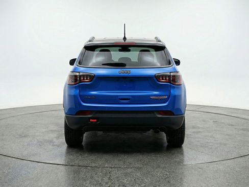 Used 2025 Jeep Compass Trailhawk image 7