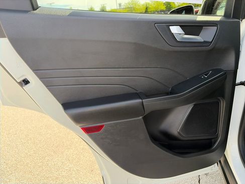 Used 2024 Ford Escape Platinum AWD/4WD image 27