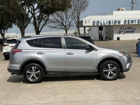 Used 2018 Toyota RAV4 XLE image 3