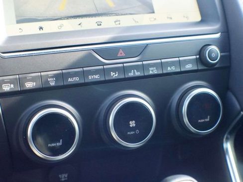 Used 2018 Jaguar E-PACE R-Dynamic S image 34