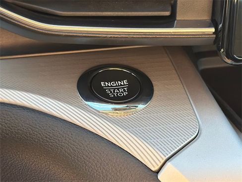 Used 2022 Ford Explorer XLT w/ Equipment Group 202A image 28