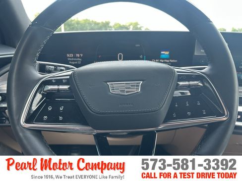 Used 2024 Cadillac Lyriq Luxury w/ Nappa Leather Package AWD/4WD image 13