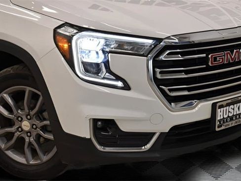Used 2024 GMC Terrain SLT image 15
