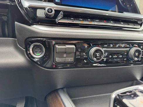 Certified 2025 Chevrolet Silverado 1500 High Country w/ High Country Premium Package AWD/4WD image 29