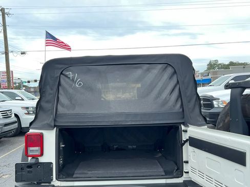 Used 2009 Jeep Wrangler Unlimited X RWD image 21