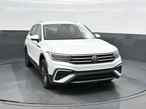 Used 2023 Volkswagen Tiguan SE FWD image 6