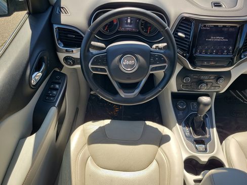 Used 2020 Jeep Cherokee Limited w/ Trailer Tow Group image 17