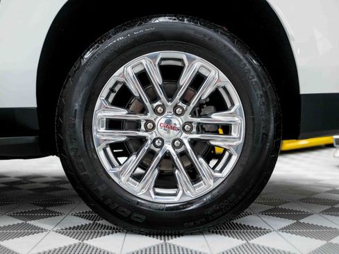 Used 2023 GMC Yukon XL SLT w/ SLT Luxury Package AWD/4WD image 40