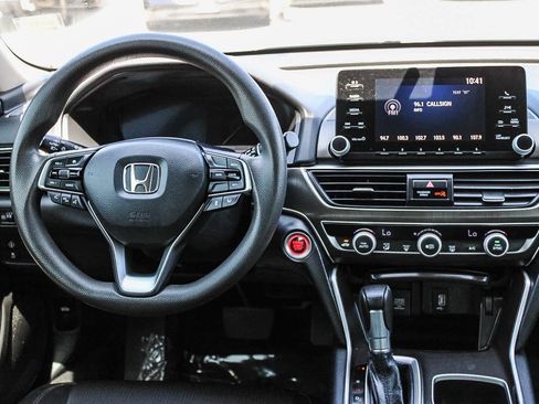 Used 2018 Honda Accord LX image 13