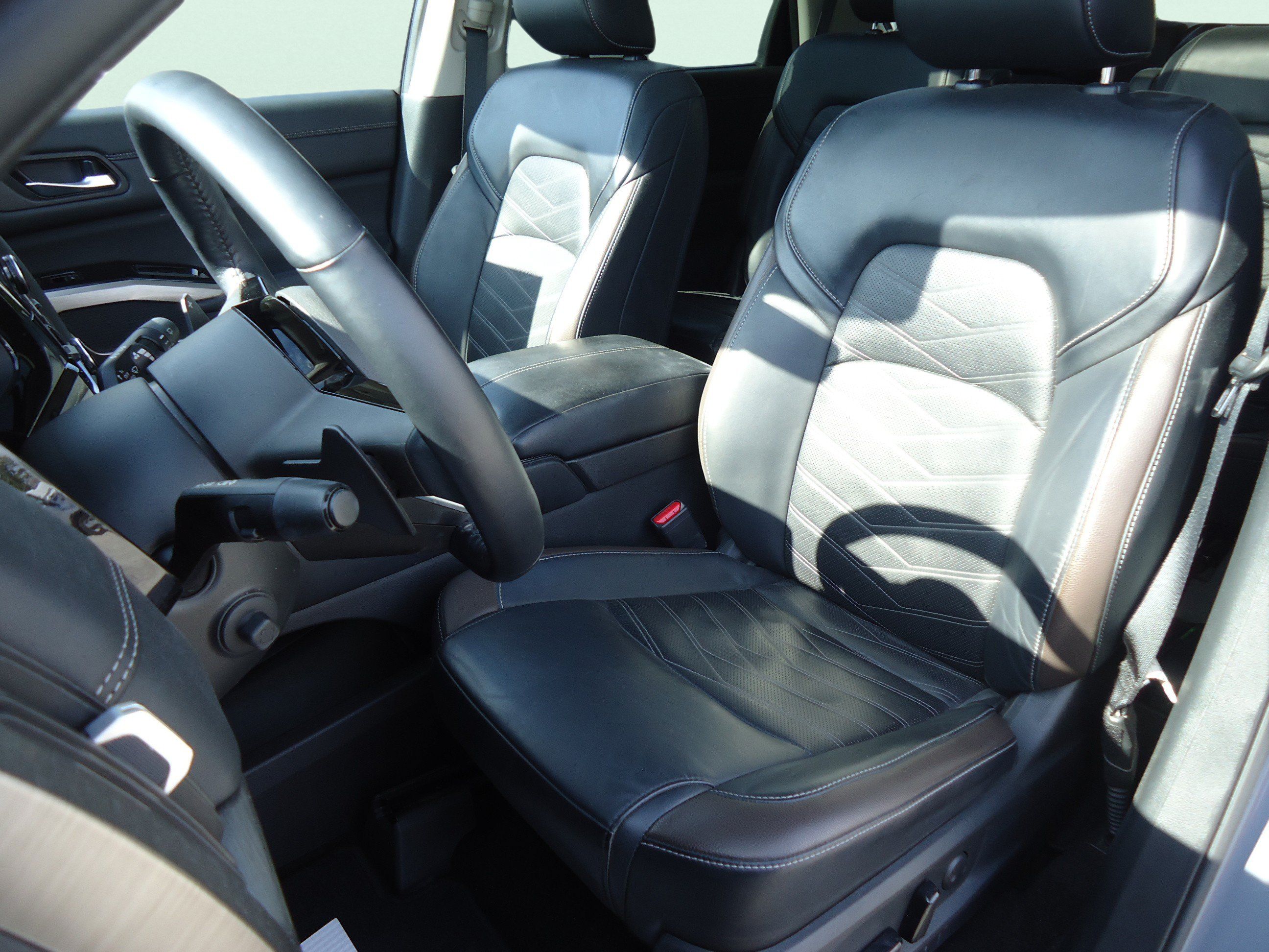Used 2023 Nissan Pathfinder Platinum AWD/4WD image 28
