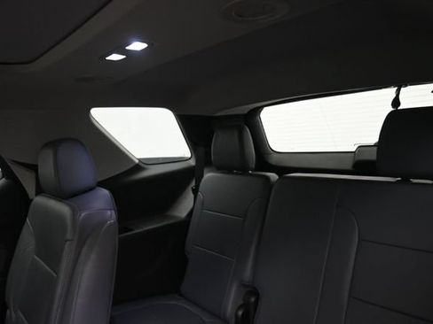 Used 2019 Chevrolet Traverse Premier w/ Driver Confidence II Package FWD image 17