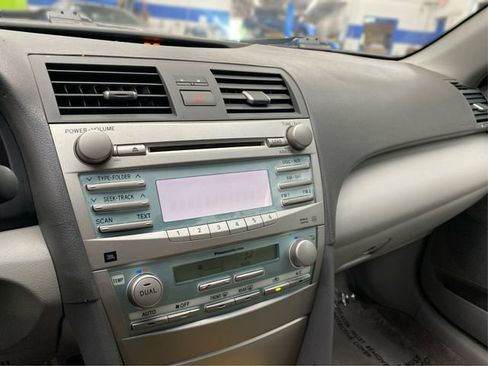 Used 2007 Toyota Camry XLE FWD image 31