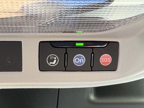 Used 2024 Chevrolet Trax LT w/ LT Convenience Package image 25