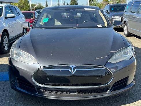 Used 2015 Tesla Model S 85D image 2